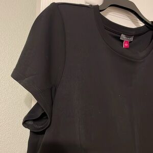 Vince Camuto perfect & stylish black crew neck tee w/ side slit for perfect fit